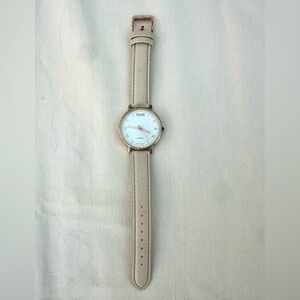 🎉Nanette Wristwatch - Cream Straps. Needs Battery Replacement